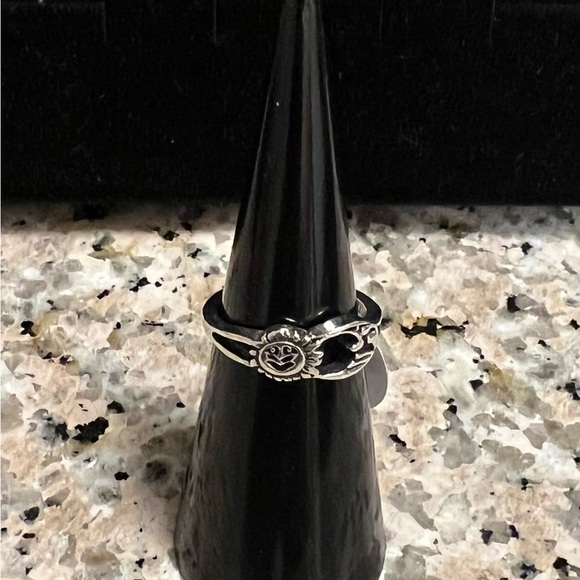 Jewelry - Silver Sun Moon Ring (Size 5)